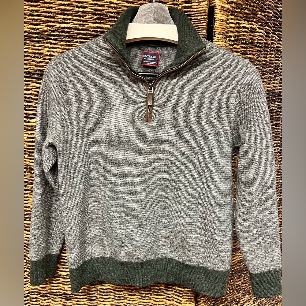 UnTuckit - Youth Size: Medium, Merino Wool, Pre- Owned